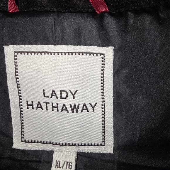 Lady Hathaway Vest - Picture 2 of 8